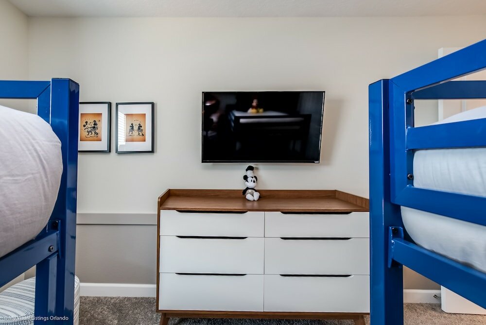 Фото Stylish Home w Private Pool, 10 Min. From Disney!