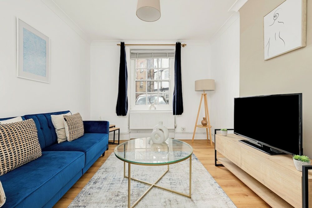 Фото The Bow Road Collection