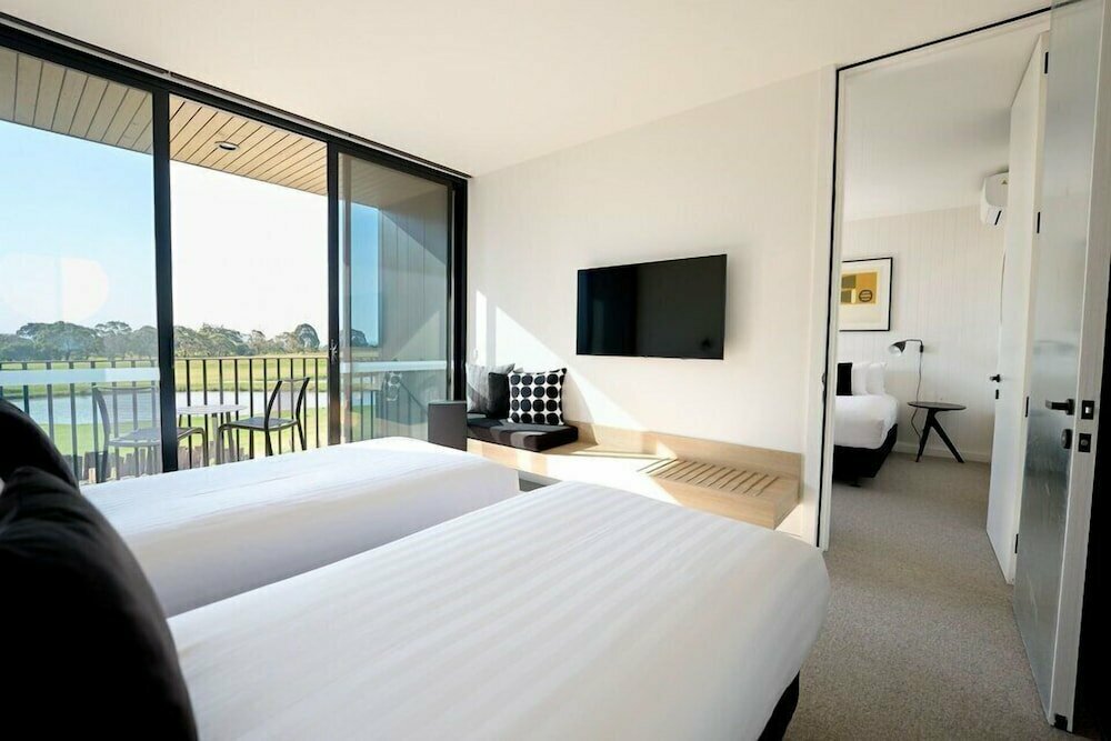 Hotel Accommodation at Curlewis, Geelong, photo