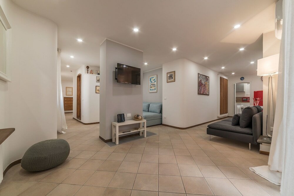 Фото Montecitorio Lovely Apartment