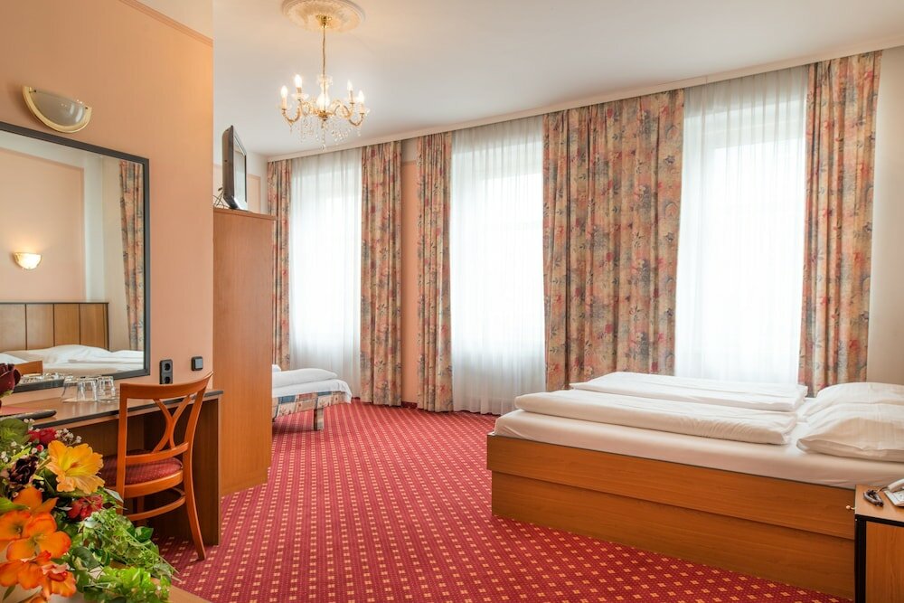 Фото Garten - & Kunsthotels Gabriel