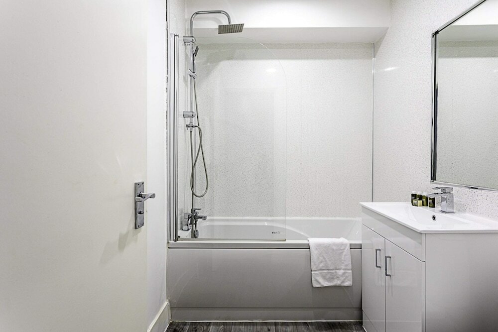 Фото Bright Clapham Apartment