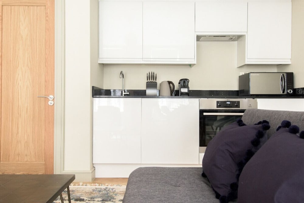Фото The Mayfair Retreat - Modern & Central 1bdr in 3 Apartments