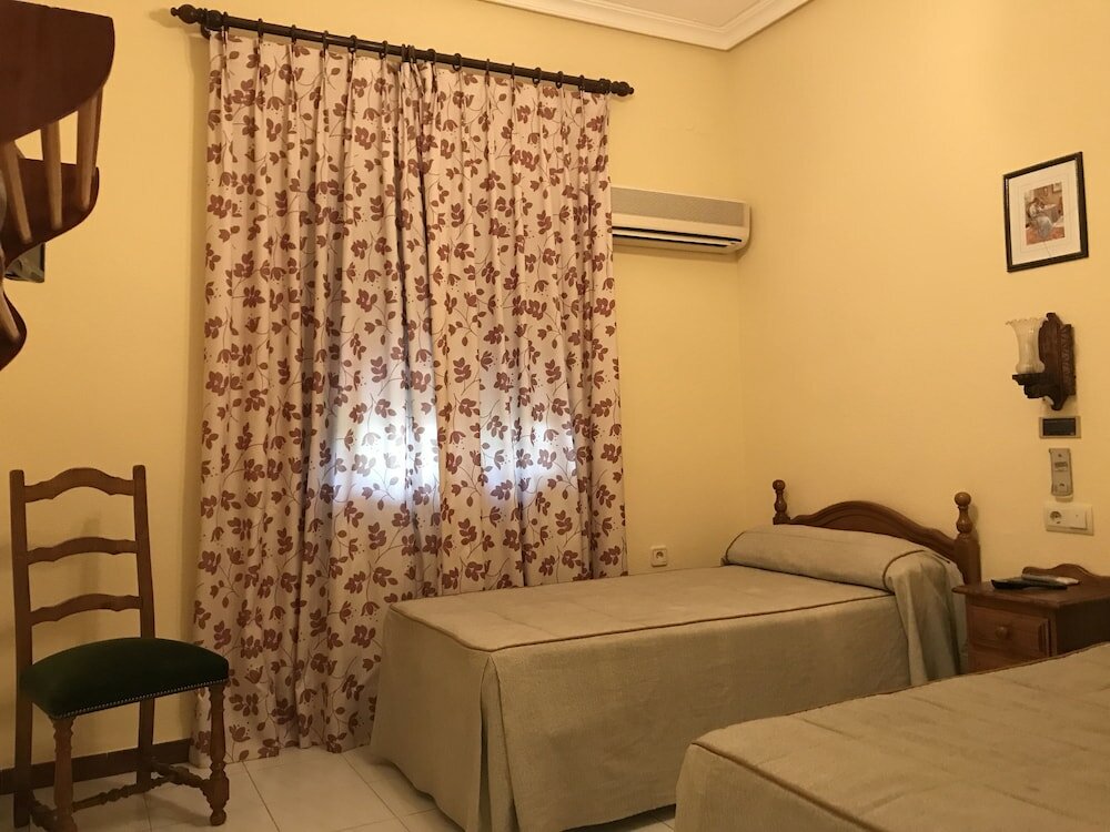 Фото Santa Ana Hostal