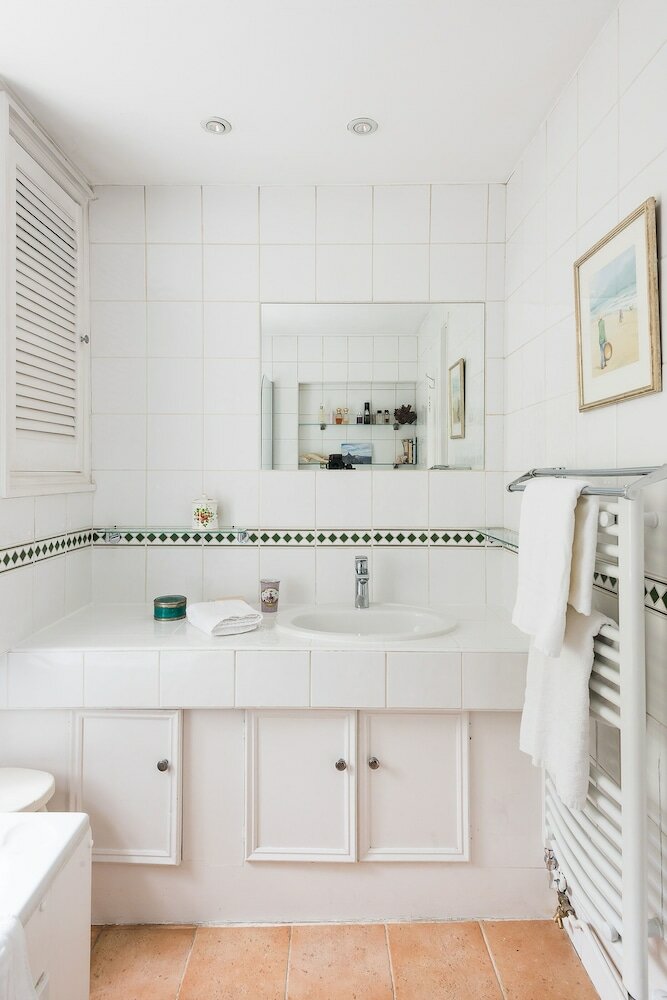 Фото Distinctive Kensington 1-bed flat