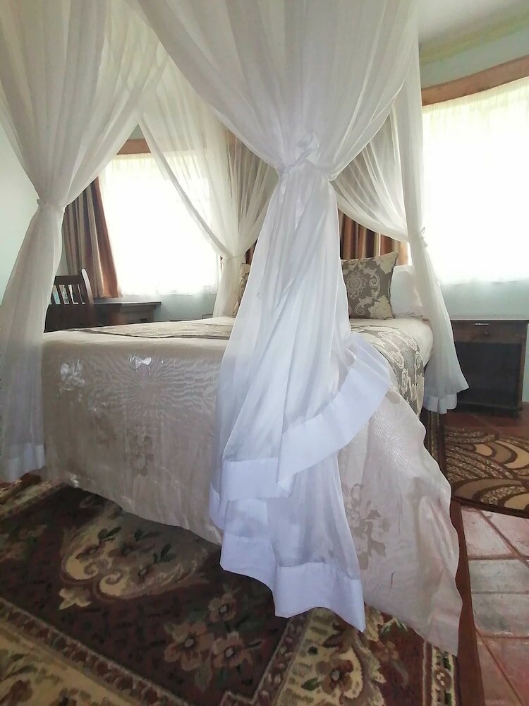 Фото Lake Olbolosat Resort Park Lodge