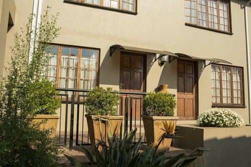 Гостиница Ruth Avenue Guest House в Эденвале