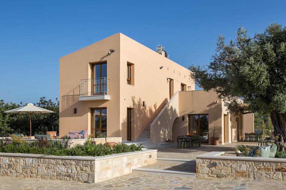 Фото Kapsaliana Village Hotel