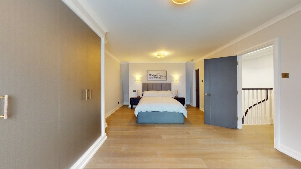 Фото Amazing Newly Refurbished Mews House