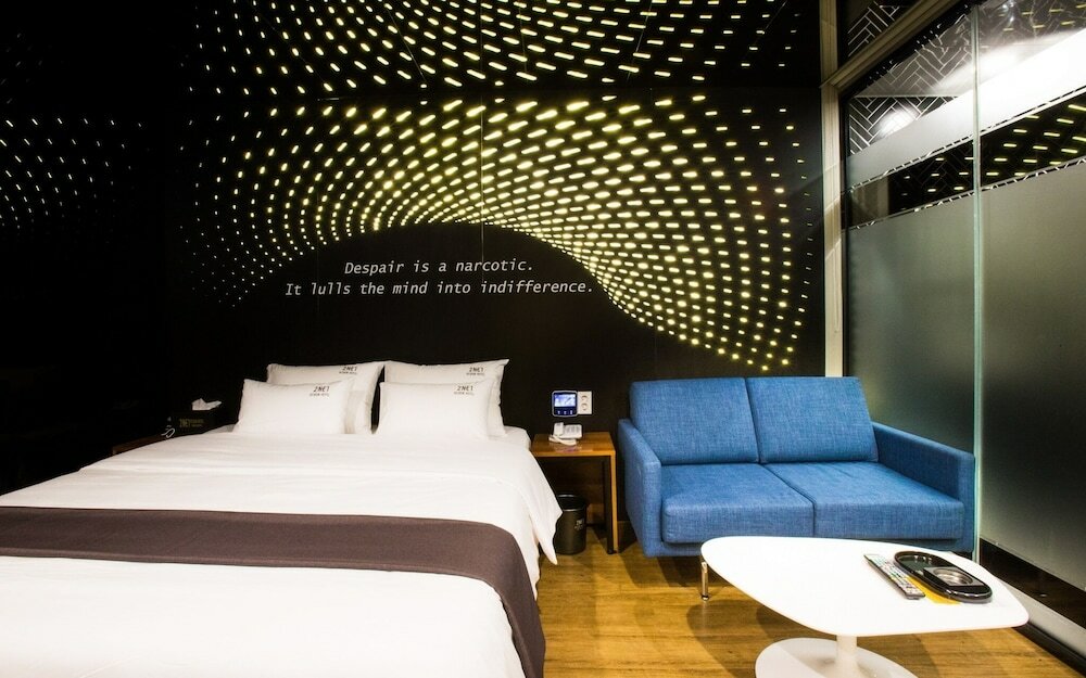Фото Design Hotel 2ne1 Jukdo Market Pohang