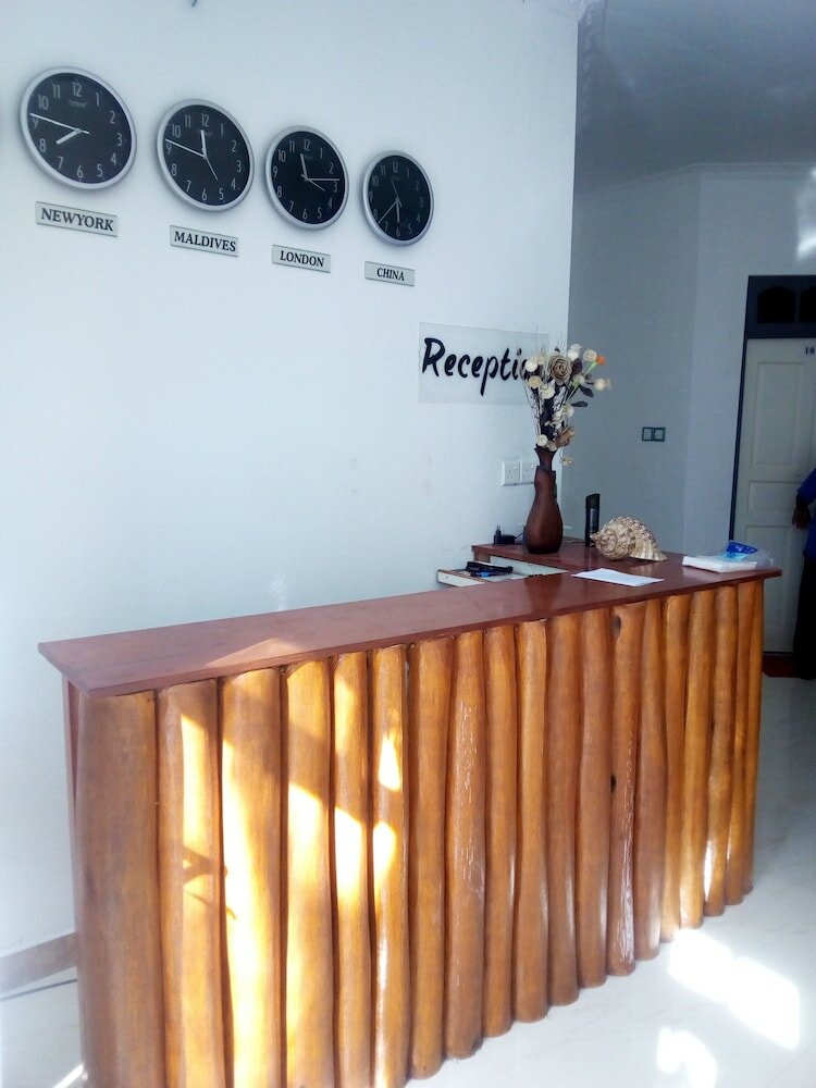 Фото Ungoofaaru Inn