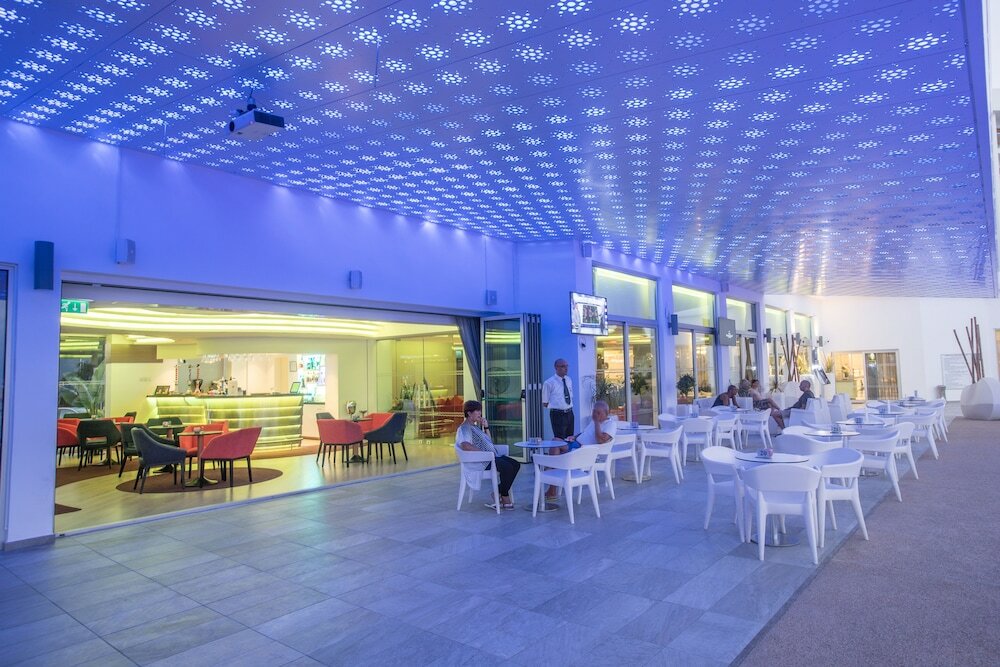 Фото Vassos Nissi Plage Hotel & SPA