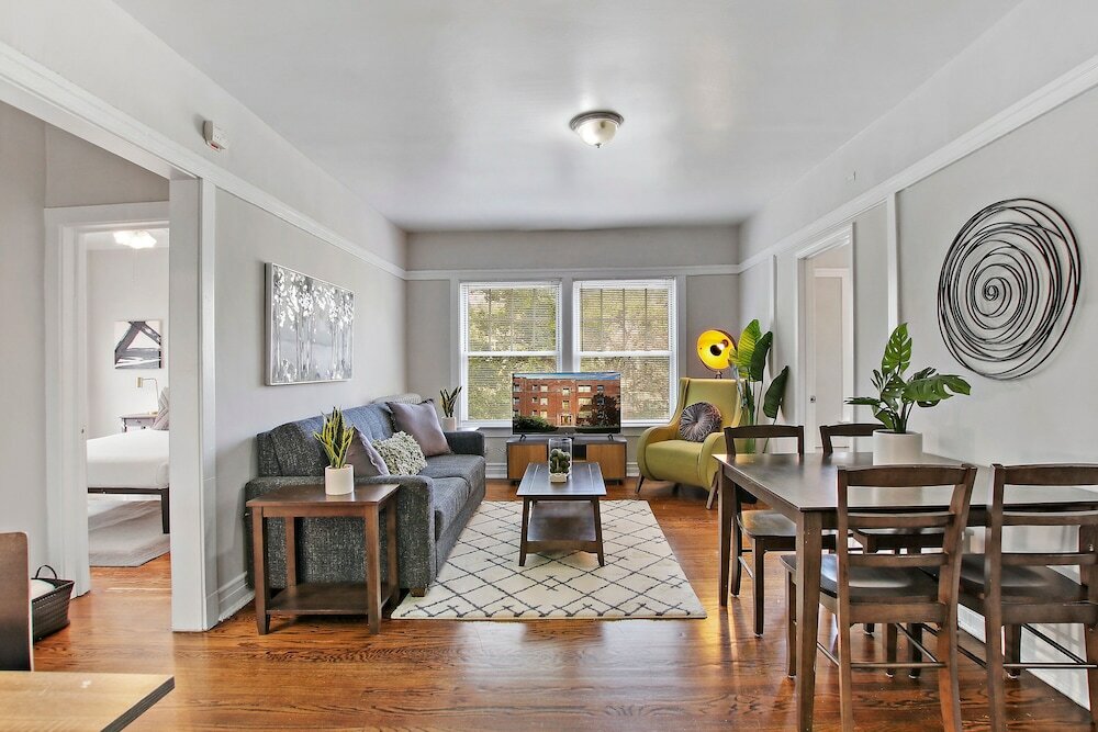 Фото Modern & Stylish 3br Apt in Rogers Park