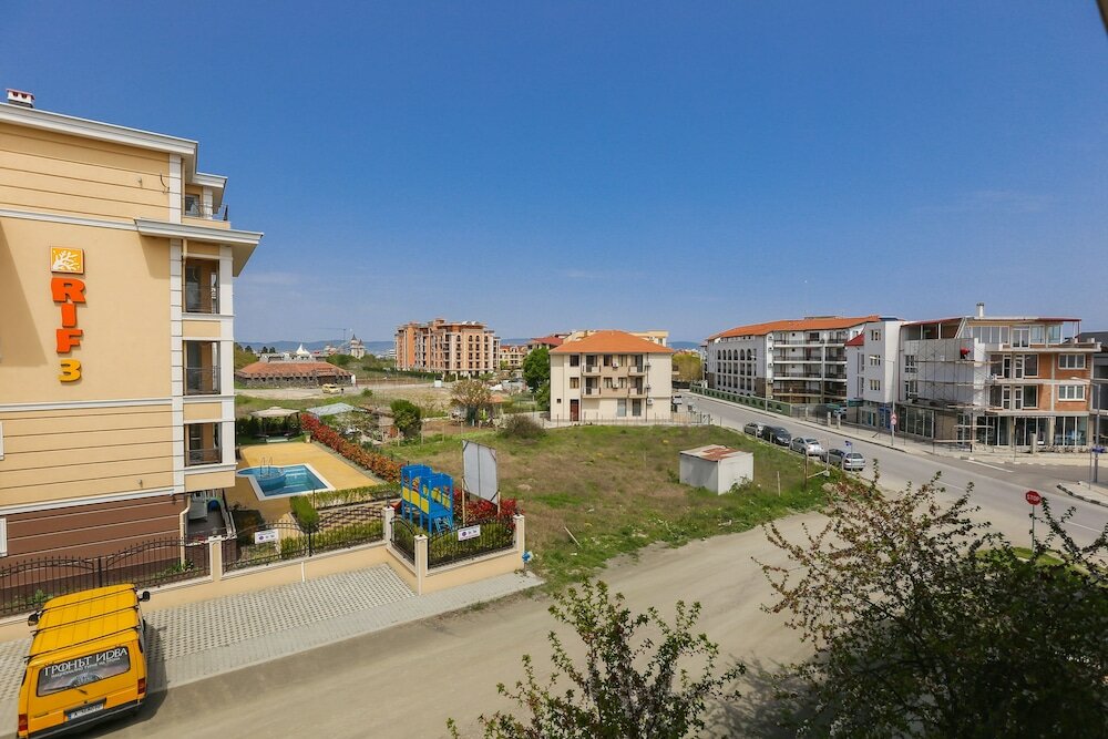 Фото Family Double Room in Dafinka Guest House