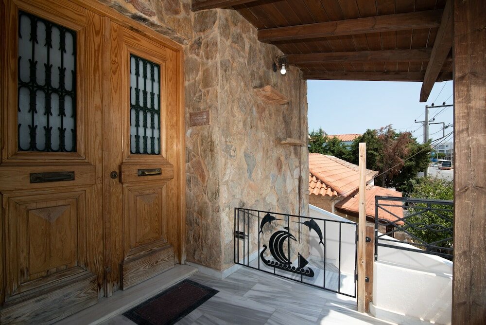 Фото Mtc-ns Apartments by the Airport