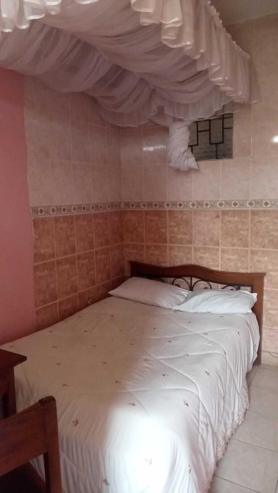 Фото Queenstar Hotel