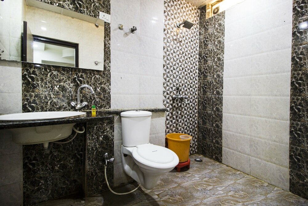 Фото Fabhotel Prestine Tree