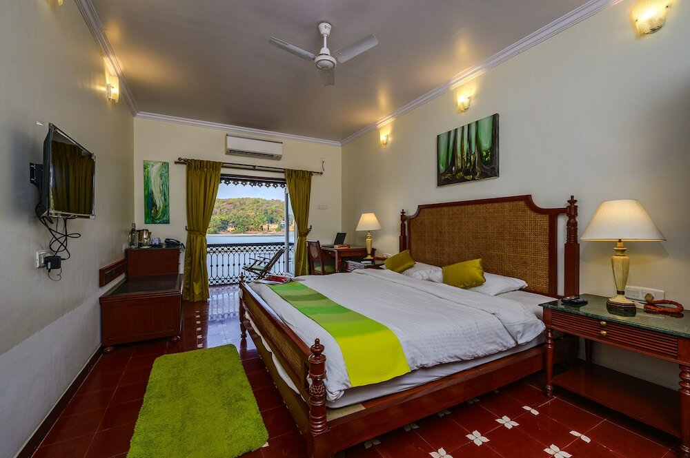 Фото Neemrana's Three Waters