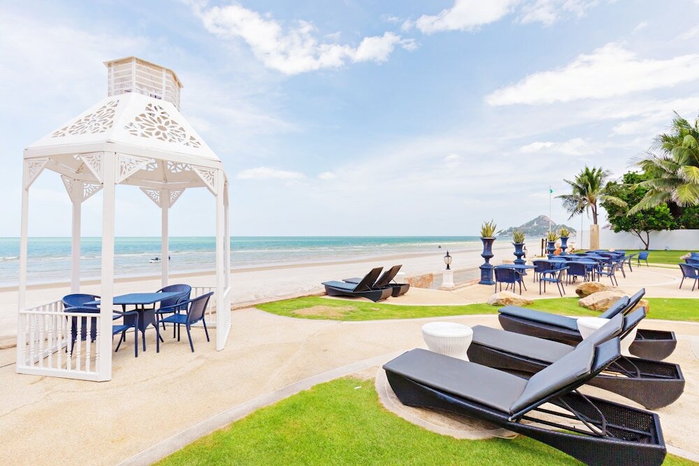 Фото Wora Bura Hua Hin Resort & Spa