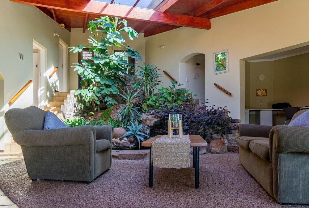 Фото Faraway Lodge B&b