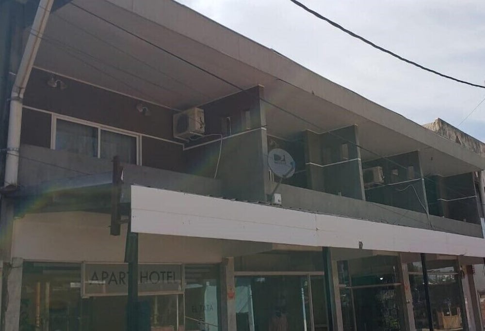 Фото отеля 1