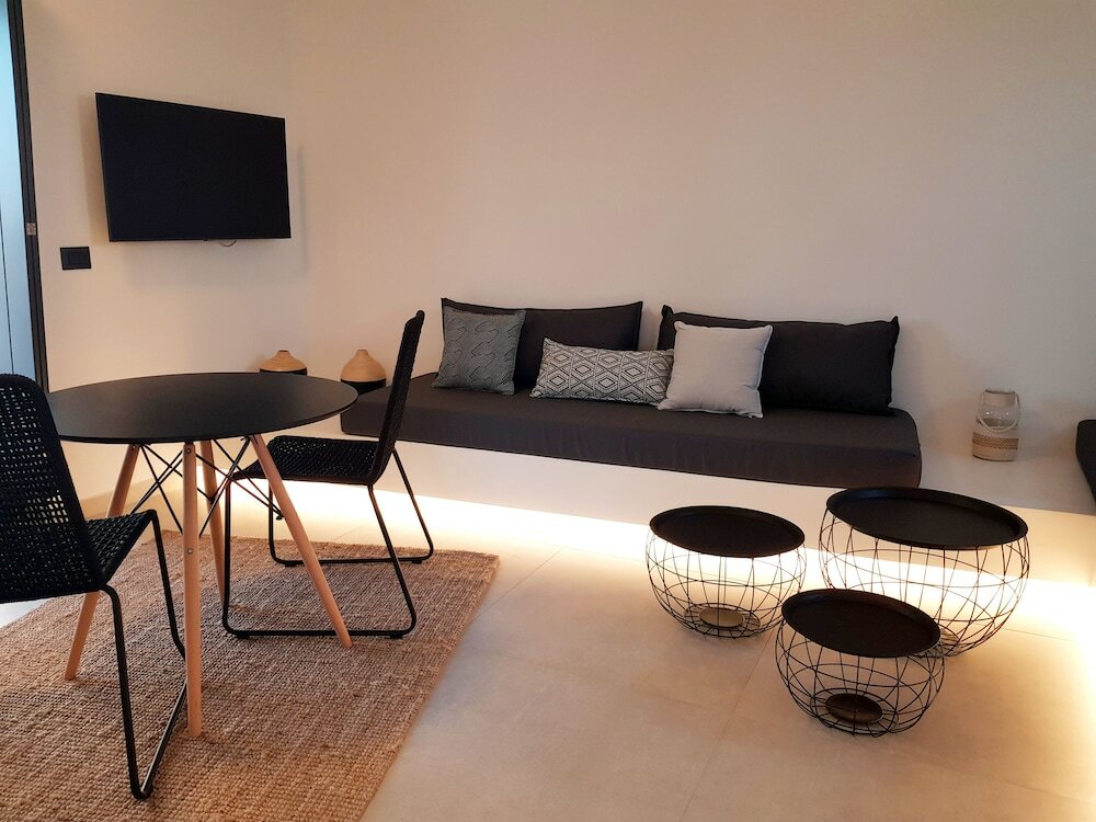 Фото MyLithos Suites