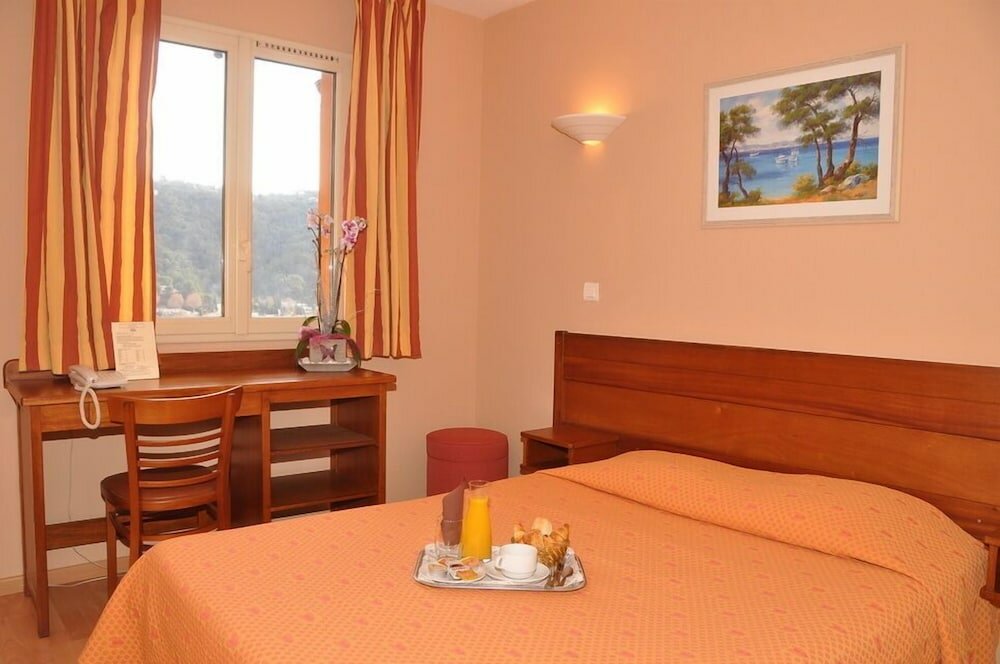 Фото Hotel Lou Castelet