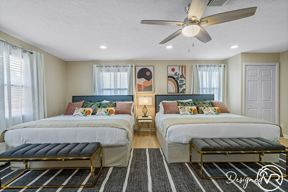 Фото 8 Br Heated Pool & Soccer Field