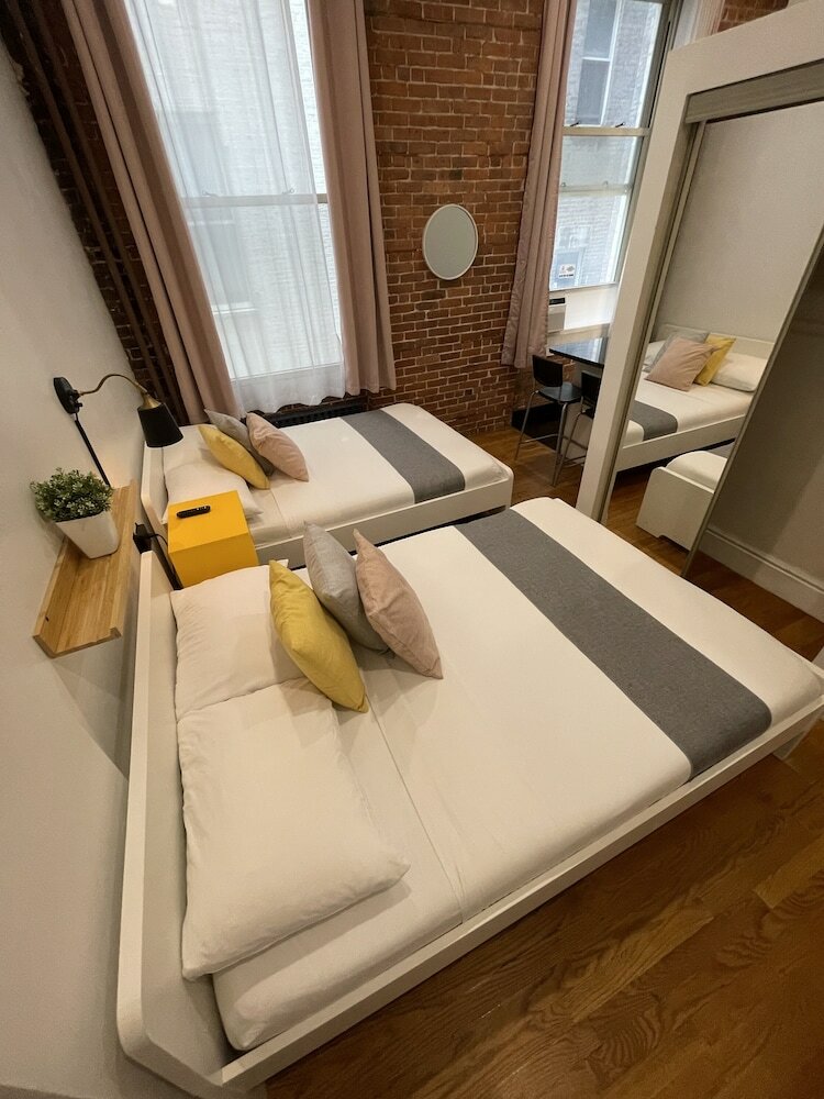 Фото Hotel and the City-Midtown