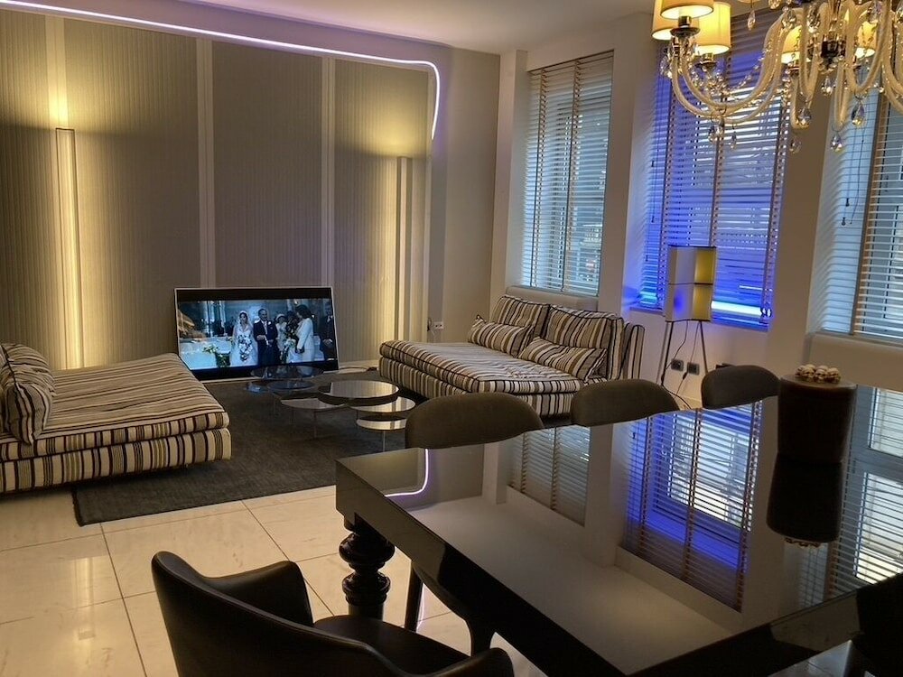 Фото The King Of Milan