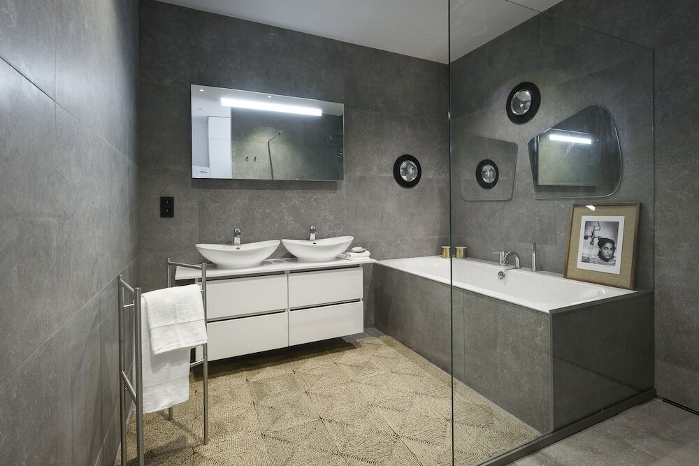 Фото Unit 6 - Colorful Smart Home Triplex Private Garden & Parking