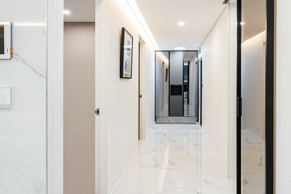 Фото Seocho Intoraon Hotel and Residence