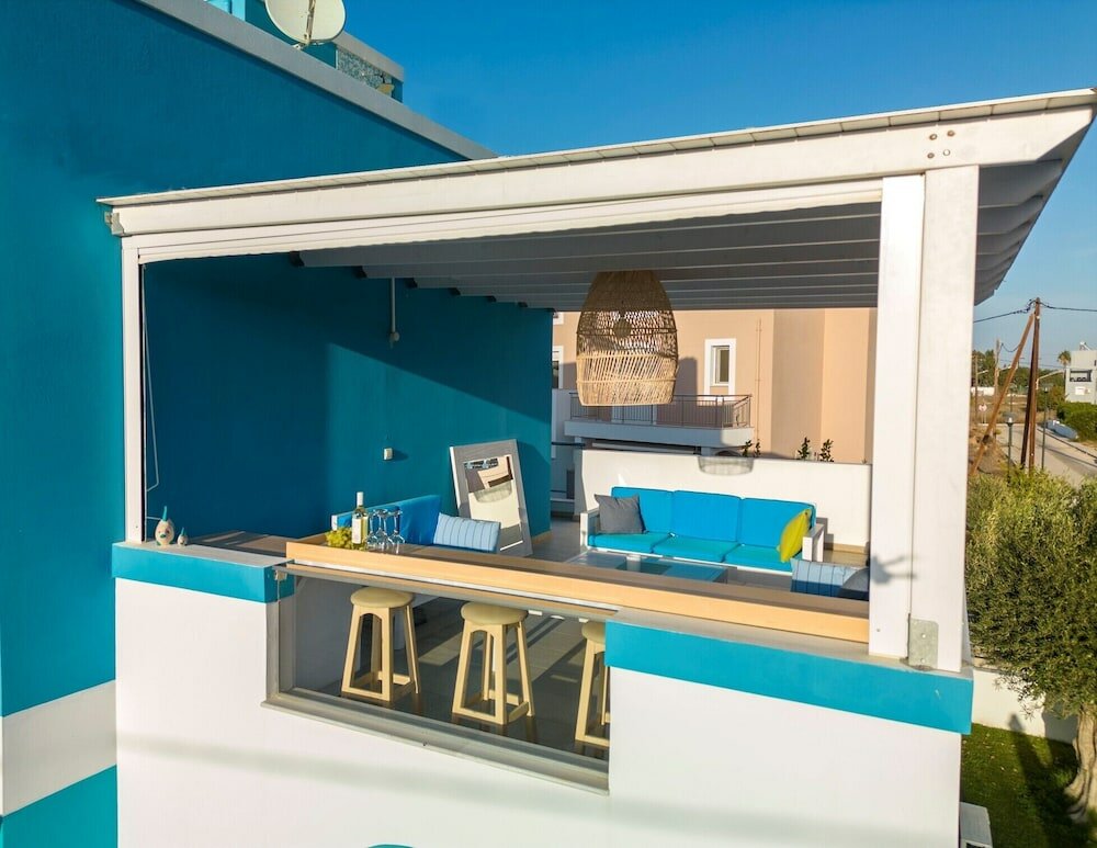 Фото Seabreeze Villa - with Jacuzzi & heated pool