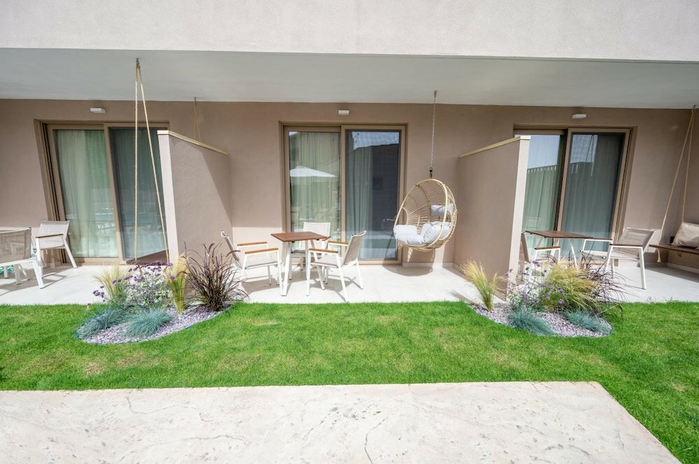 Фото Scarabeo Hotel & Villas Parga