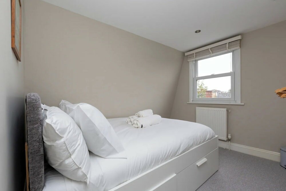 Фото Beautiful 3bd Garden Flat - Tooting!