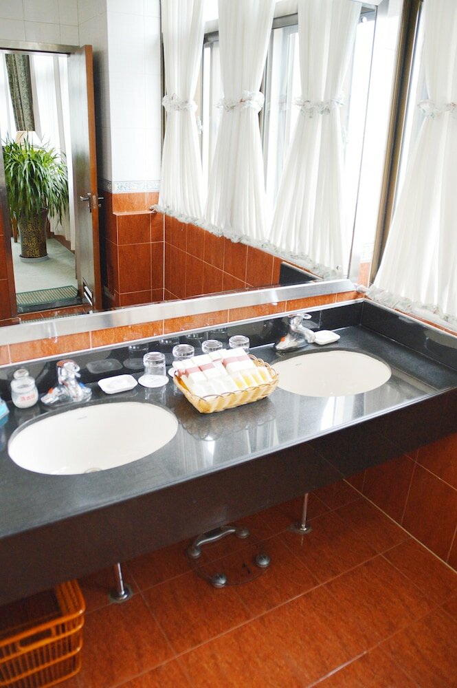 Фото Zhongfayuan Hotel