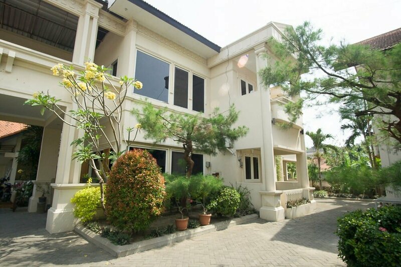 Гостиница RedDoorz near Rumah Sakit Baptis Kediri в Кедири