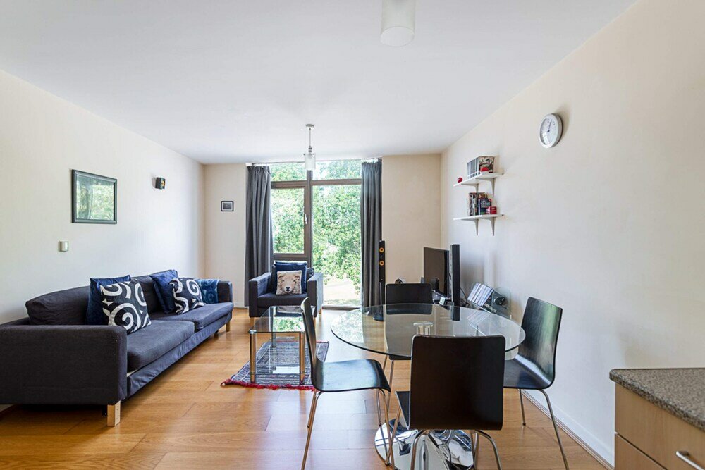 Фото Modern 1 Bedroom Apartment in West London