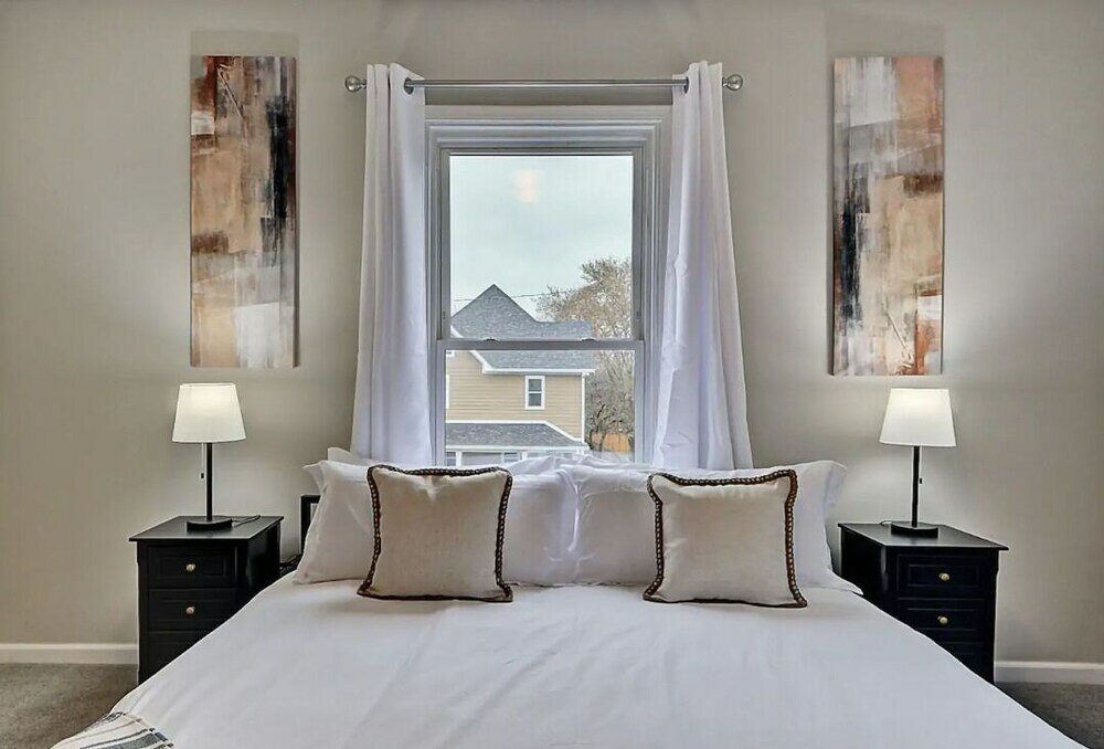 Фото Spacious 6br/3ba House w Parking! Sleeps 20!