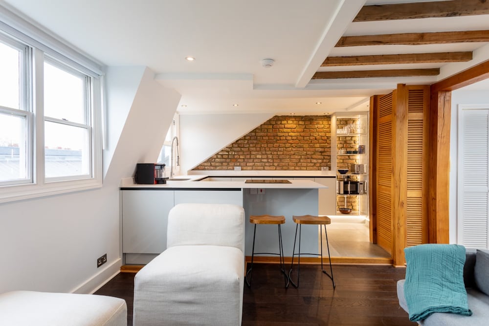 Фото Bright Maida Vale Apartment