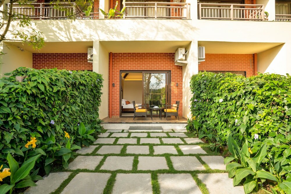 Фото Whistling Woodzs Resort