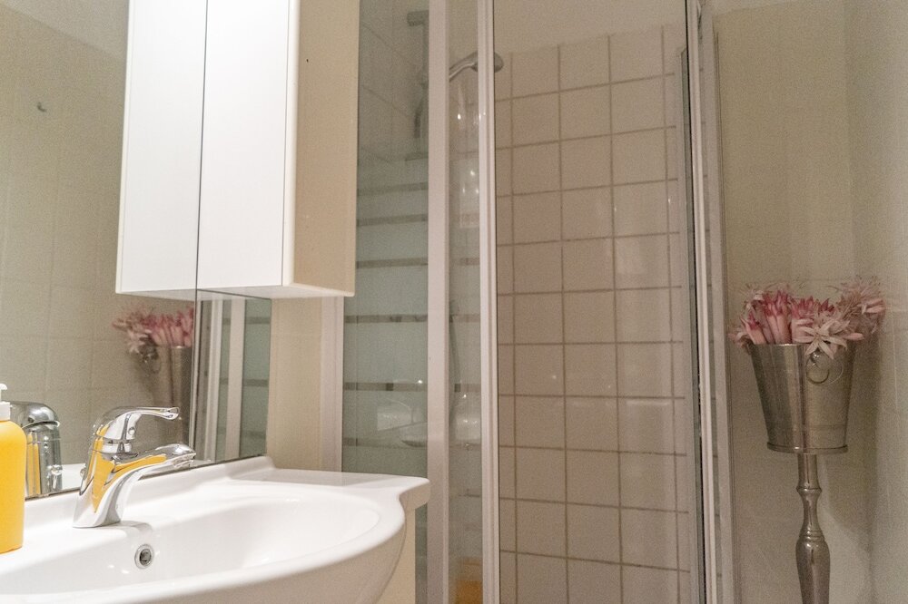 Фото Modern Apartment in The Heart of Vienna 6