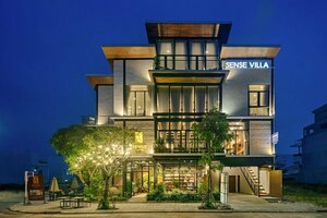 Гостиница Modern 4-bdr Villa Foosball Dart Cafe Walk to My Khe Beach