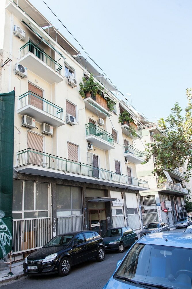 Фото Brand new apt in central Athens