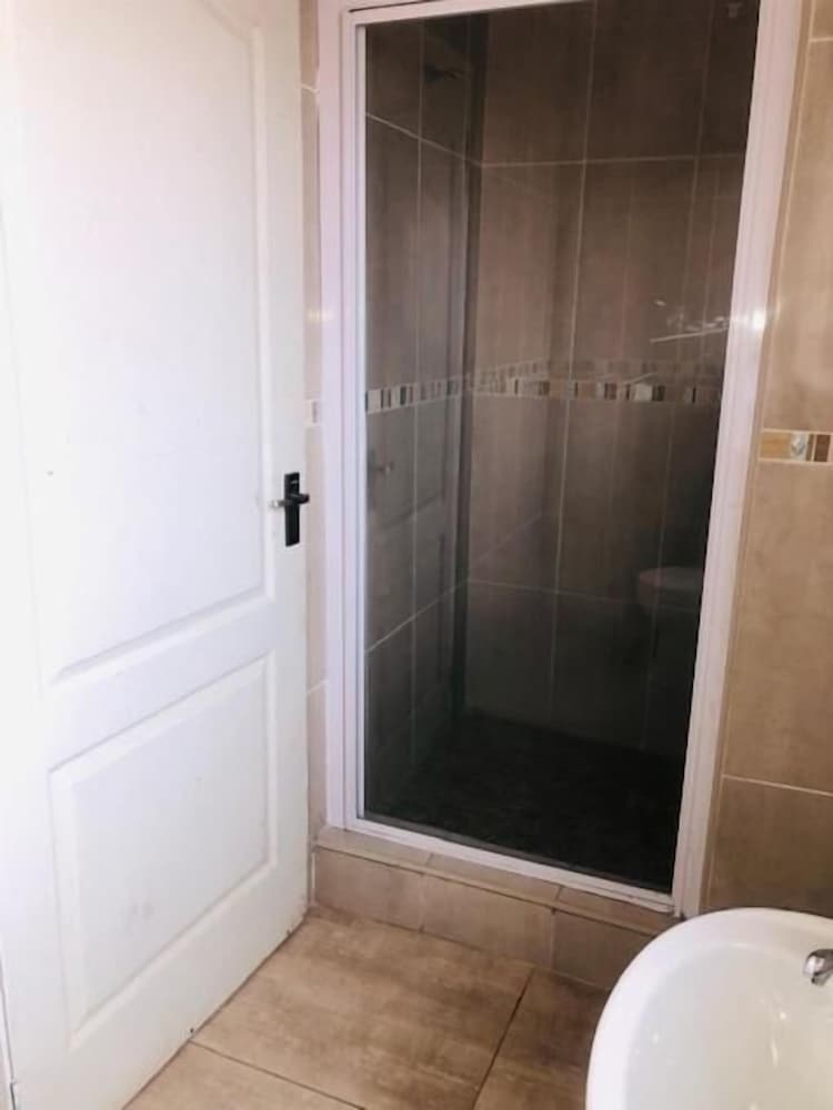 Фото Kennzy Guesthouse