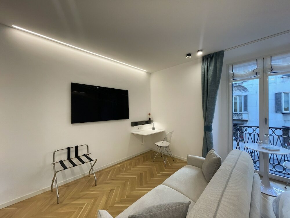 Фото B and G Boutique apt. -heart of Milano- Design District