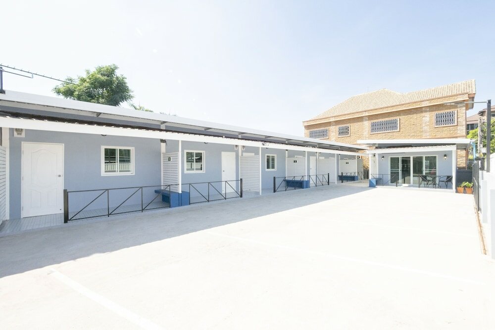 Фото Oyo 75383 Danthip Place