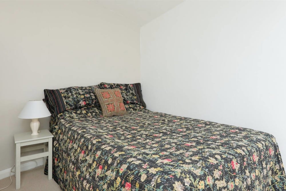 Фото Altido 2 bed Flat by Maida Vale Tube & Shops