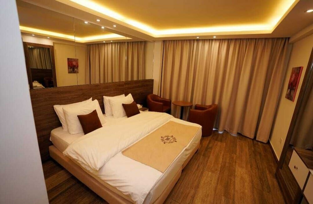 Фото Batroun Boutique suite