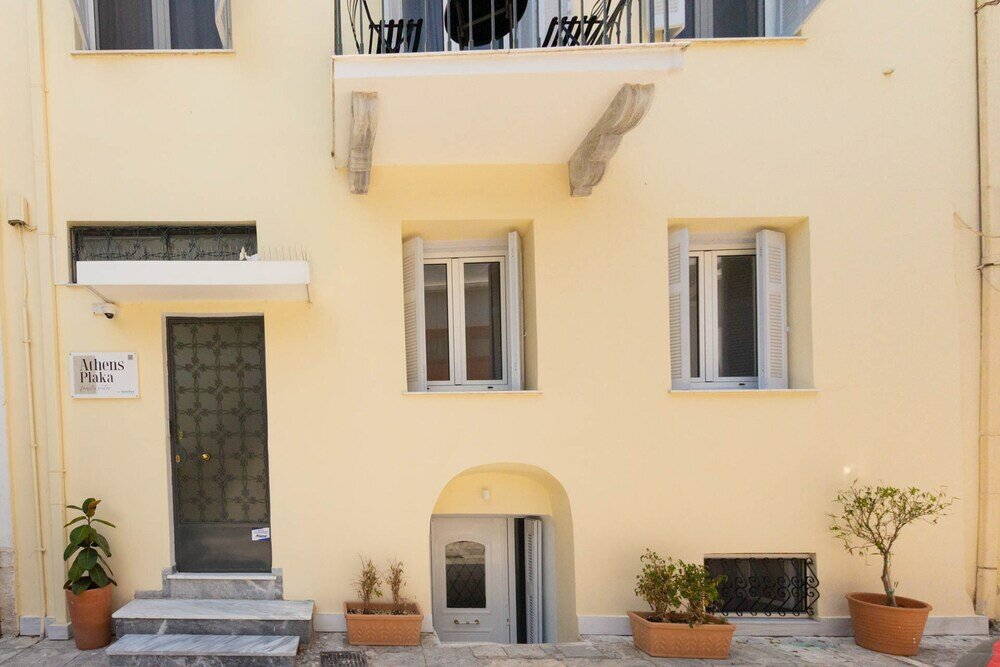 Фото Athens Plaka Family Suites